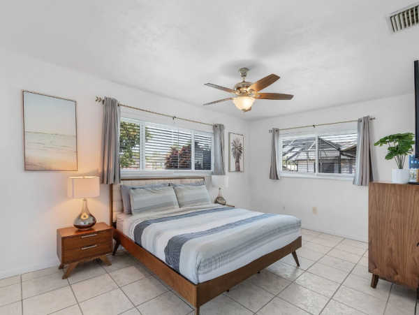 Discover a Great Retreat in Cape Coral - 3 Bedroom Home with Private Pool